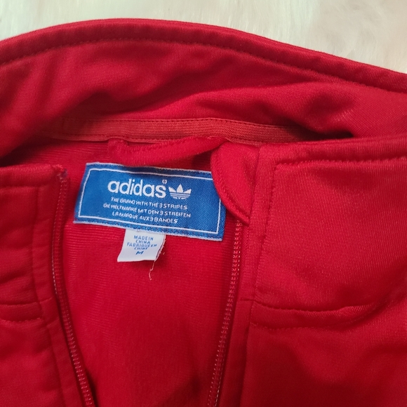 Adidas (jacket) - Picture 2 of 4